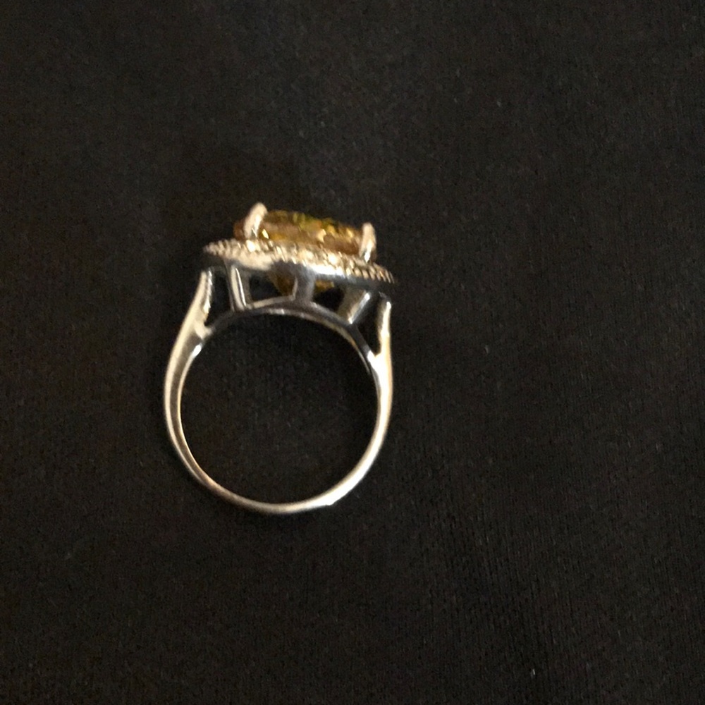Yellow Jeweled Ring - Picture 4 of 6